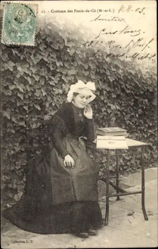 Ak Les Ponts de Cé Maine et Loire, Costume, Frau in Tracht