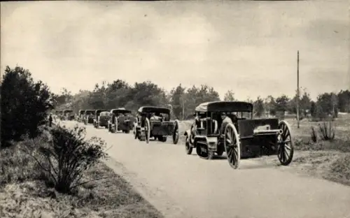 Ak Batterie de 76 tractee par autos chenilles