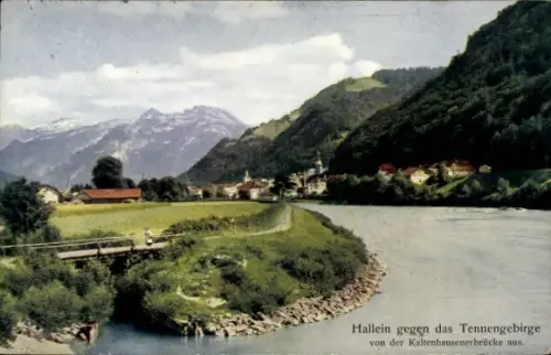 Ak Hallein in Salzburg, Panorama vom Ort, v. d. Kaltenhausenerbrücke aus, Tennengebirge