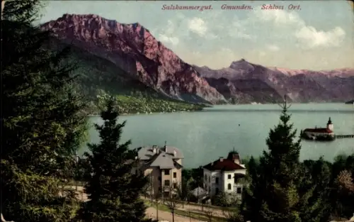Ak Ort Orth Gmunden am Traunsee Oberösterreich, Schloss Ort, Bergmassiv, See mit Ufer, Bäume im V