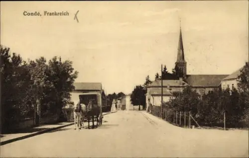 Ak Condé lès Vouziers Ardennes, Straßenpartie, Kirchturm