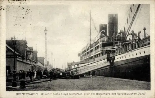 Ak Bremerhaven, Ankunft eines Lloyd-Dampfers