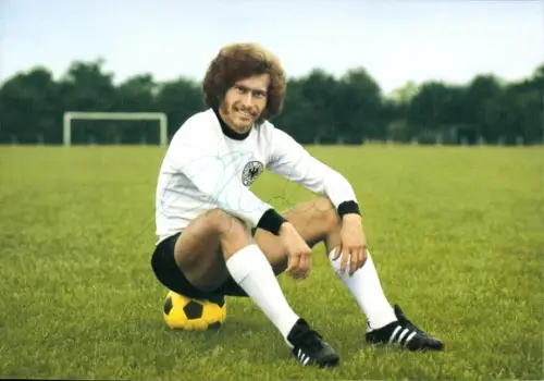 Autogrammkarte Fußballspieler Paul Breitner, Autogramm