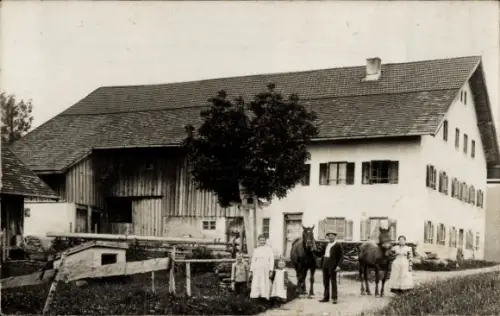 Foto Ak Rieden am Forggensee Allgäu, Uffenburg ?, Bauerngehöft, Familie, Viktoria Müller