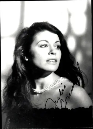 Autogrammkarte Opernsängerin Julia Conwell, Sopranistin, Portrait, Autogramm