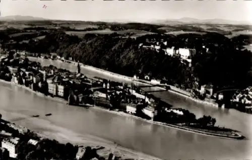 Ak Passau in Niederbayern, Dreiflüßeck,  Stadtansicht, Flusslandschaft, alte Architektur