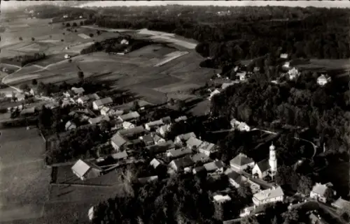 Ak Pöcking am Starnberger See Oberbayern, Luftaufnahme von  Starnberger See, Häuser, Kirche, Feld