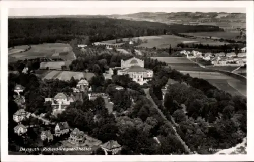Ak Bayreuth in Oberfranken, Luftaufnahme, Richard Wagner Theater