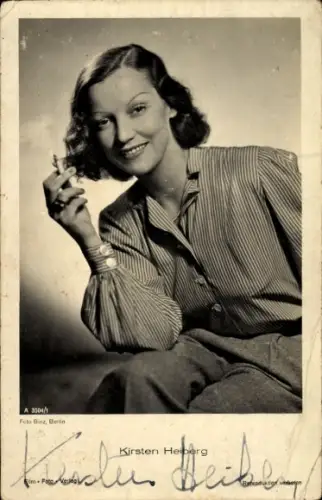 Ak Schauspielerin Kirsten Heiberg, Portrait mit Zigarette, Autogramm