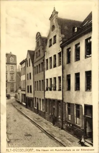 Ak Düsseldorf am Rhein, Alte Häuser mit Muschelaufsatz an der Ritterstraße