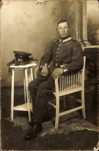 Foto Ak Deutscher Soldat in Uniform, Porträt