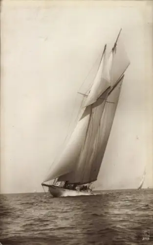 Ak Segelpartie, Segelboot