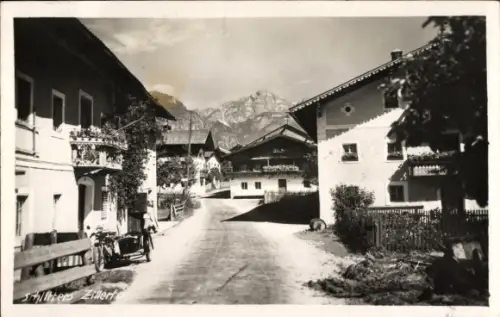 Foto Ak Schlitters im Zillertal Tirol, Straßenpartie