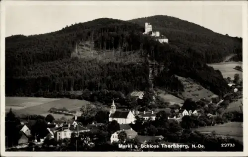 Ak Thernberg Neunkirchen in Niederösterreich, Gesamtansicht, Schloss