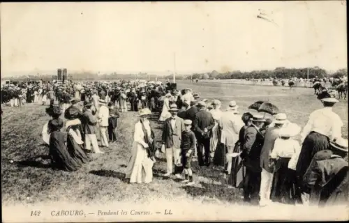 Ak Cabourg Calvados, Pendant les Courses, Pferderennen, Zuschauer