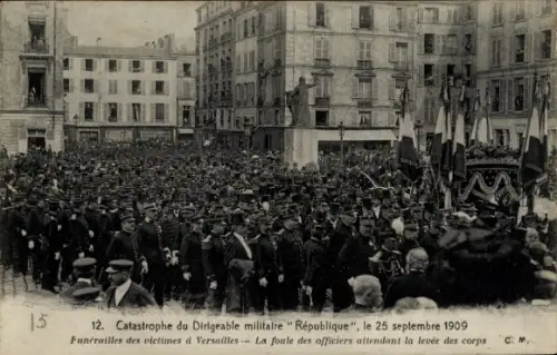 Ak Versailles Yvelines, Catastrophe du Dirigéable République, 25. Sept 1909, Funérailles
