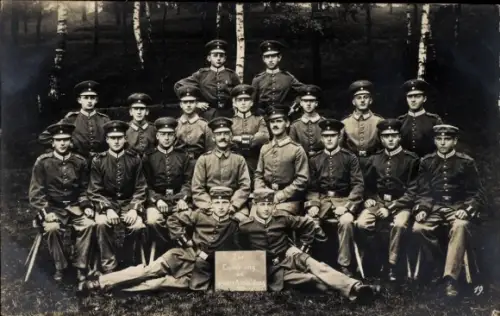 Foto Ak Dresden, Deutsche Soldaten in Uniform, Gruppenbild