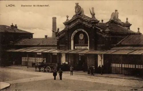 Ak Laon Aisne, Deutscher Militärbahnhof