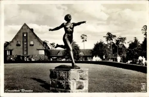 Ak Berlin Zehlendorf Wannsee, Frauenstatue, Strandbad, Klinke Nr. 12066