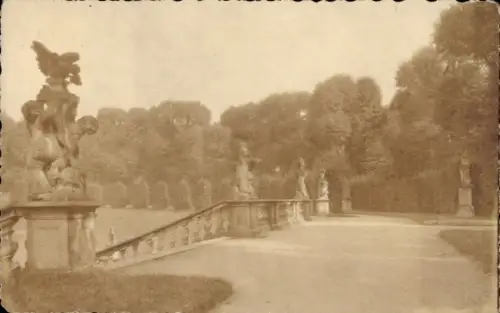 Foto Ak Großsedlitz Heidenau in Sachsen, Treppe, Statuen