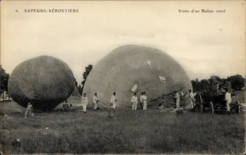 CPA Sapeurs-Aerostiers, Visite d'un Ballon creve