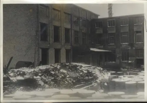 Original Foto Berlin-Weißensee, Berliner Allee, Doering Seifenfabrik, Hofseite, um 1946, 17x12 cm