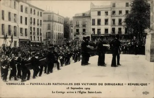 Ak Versailles Yvelines, Funérailles des Victimes du Dirigéable République 1909