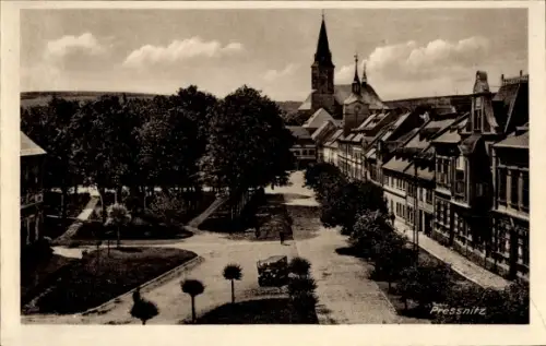 Ak Přísečnice Pressnitz im Erzgebirge Region Aussig,  Marktplatz, Kirche mit spitzem Turm, Häuser