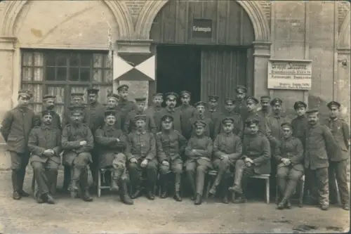 Foto Sissonne Aisne, Deutsche Soldaten in Uniformen, I. WK