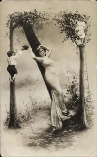 Buchstaben Ak Buchstabe N, Frau im Kleid, Kind klettert Baum hoch