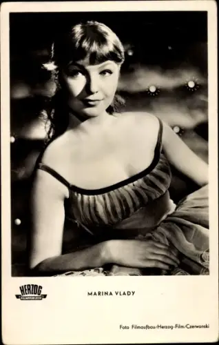 Ak Schauspielerin Marina Vlady, Portrait, Film Sie