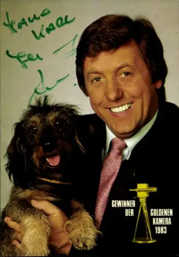 Autogrammkarte Moderator Karl Moik, Portrait mit Dackel Wastl, Autogramm