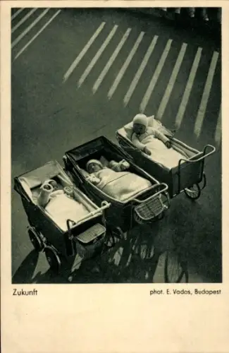 Ak Zukunft, Kinder in Kinderwagen