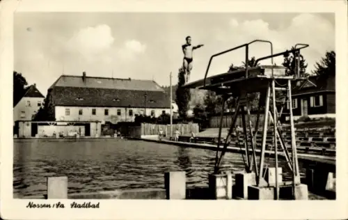 Ak Nossen Sachsen, Stadtbad, Sprungturm