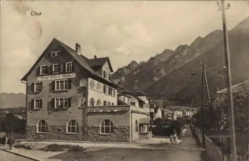 Ak Chur Kanton Graubünden,  BAP KREUZ HEIM, Bergkulisse, Straßenansicht