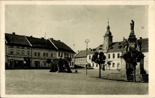 Ak Doksy Hirschberg am See Region Reichenberg, Sommerfrische HIRSCHBERG i. Bhm., Marktplatz
