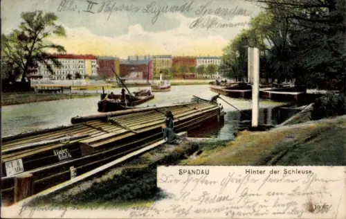 Ak Berlin Spandau, Hinter der Schleuse