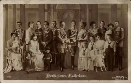 Ak Deutsches Kaiserhaus unter Kaiser Wilhelm II., Auguste Viktoria, Gruppenportrait, Liersch 7163