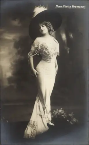 Ak Schauspielerin Ydette Brémonval, Portrait
