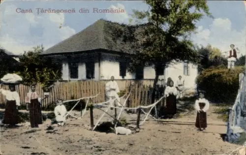 Ak Rumänien, Bauernhaus, Anwohner