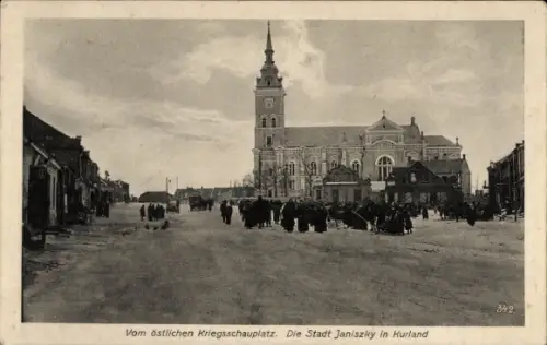 Ak Janiszky Kurland Lettland, Markt, Kirche, Leute auf dem Platz