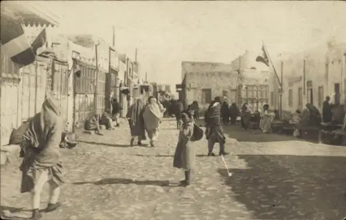 Foto Ak Bengasi Libyen, Straßenszene, 1942