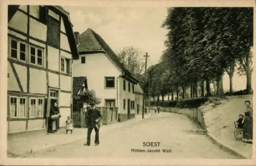 Ak Soest in Nordrhein Westfalen, Ansicht vom Nötten Jacobi Wall, Passanten