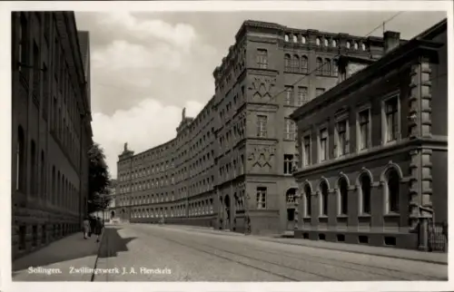 Ak Solingen, Burg Hohenscheid,  Zwillingswerk J. A. Henckels