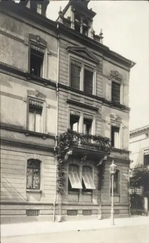Foto Ak Magdeburg an der Elbe, Wohnhaus, Straße