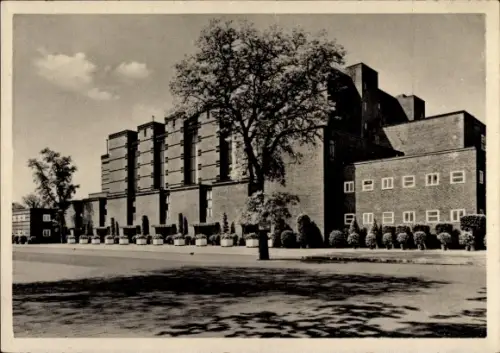 Ak Rotehorn Magdeburg an der Elbe, Stadthalle Rotehorn, Architektur, Bäume, Parkplatz
