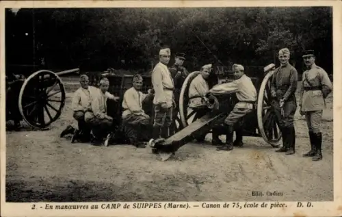 Ak Suippes Marne, Camp, französische Soldaten, 75er-Geschütz, Kanone