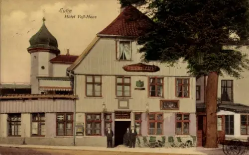 Ak Eutin in Ostholstein,  Hotel Voß-Haus, Voss-Haus Schild, Turm mit Zwiebelkuppel