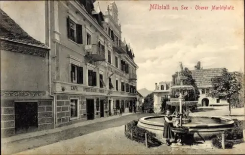 Ak Millstatt am See Kärnten, Oberer Marktplatz, Mädchen am Brunnen, Café