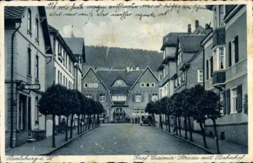 Ak Bad Berleburg Nordrhein Westfalen, Graf Casimir Straße mit Bahnhof